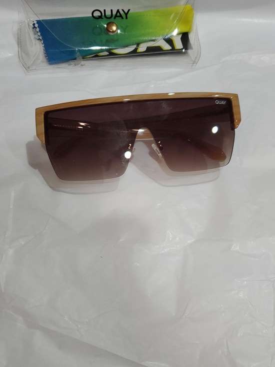 Quay Australia Echo Chamber Ivory frame Brown len shield flatbrow sunglasses new main image 12